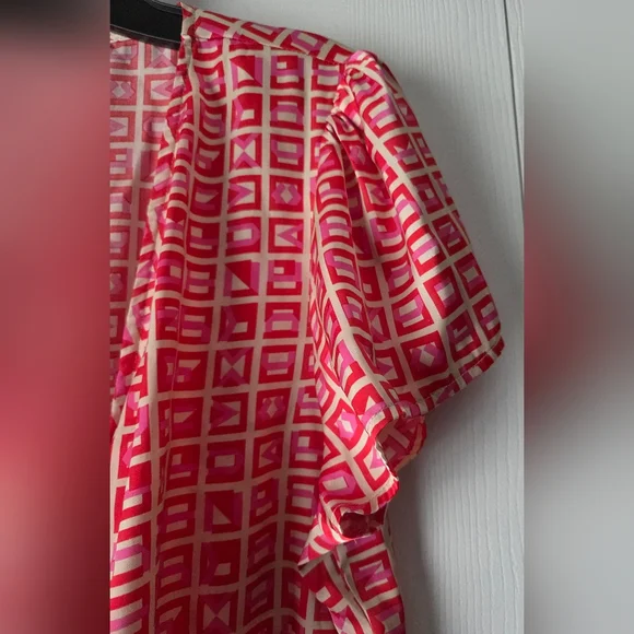 Lulu's Red Geometric Wrap Crop Top Size L - Picture 6 of 13